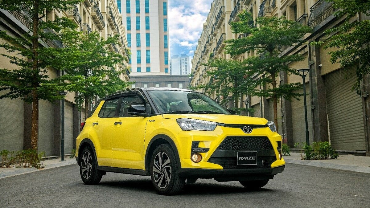 5 Tips Memilih Karpet Mobil Untuk Toyota Raize